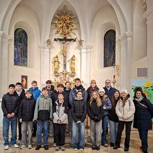 mit Pfarrer David und Firmlingen