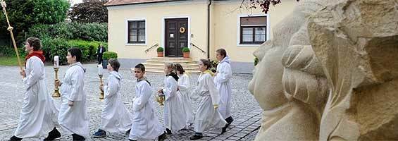 Ministrantinnen und Ministranten