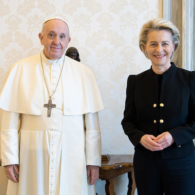 Papst Franziskus empfängt Ursula von der Leyen, Präsidentin der Europäischen Kommission, in einer Privataudienz am 22. Mai 2021 im Vatikan.