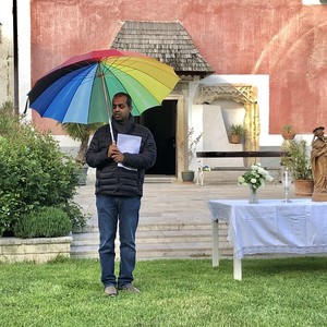 Maiandacht im Schlosshof.