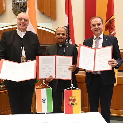 Besuch im Landhaus Eisenstadt; Unterzeichnung der Vereinbarung über Pflegepersonal aus Indien.