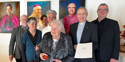 Magdalena Pinterits erhält die Verdienstmedaille in Gold