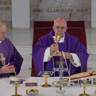 Papst Franziskus am letzten Tag der Fastenexerzitien am 10. März 2017 im geistlichen Haus in Ariccia. Der Heilige Vater feiert zum Abschluss der Exerzitien einen Gottesdienst für Syrien. In dem Haus des italienischen Franziskanermönchs Giulio Micheli