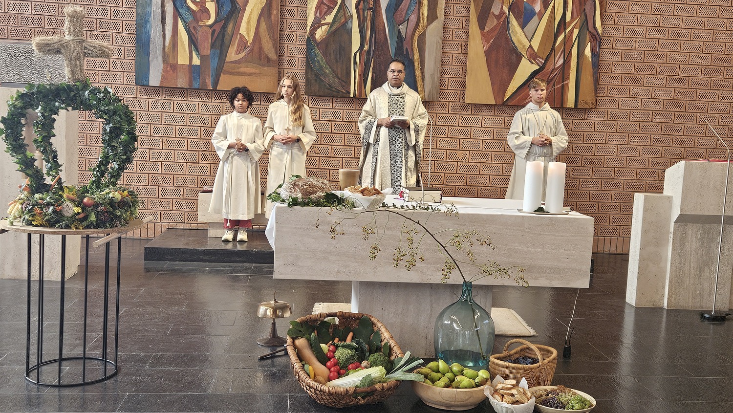 Erntedankfest 2026 / Nadja Hutter Hl. Messe Altar