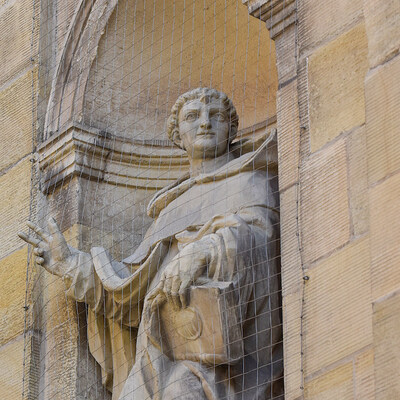 Statue von Thomas von Aquin an der Außenfassade der Dominikanerkirche in Münster am 27. Oktober 2015.
